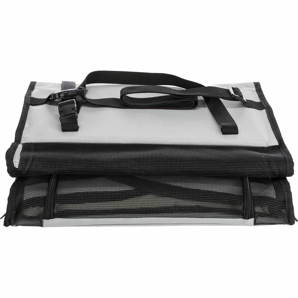 Kokoontaitettava autoistuin koiralle 