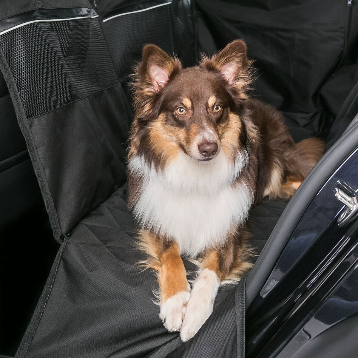 Trixie takapenkinsuoja sivuläpillä musta 155x130 cm