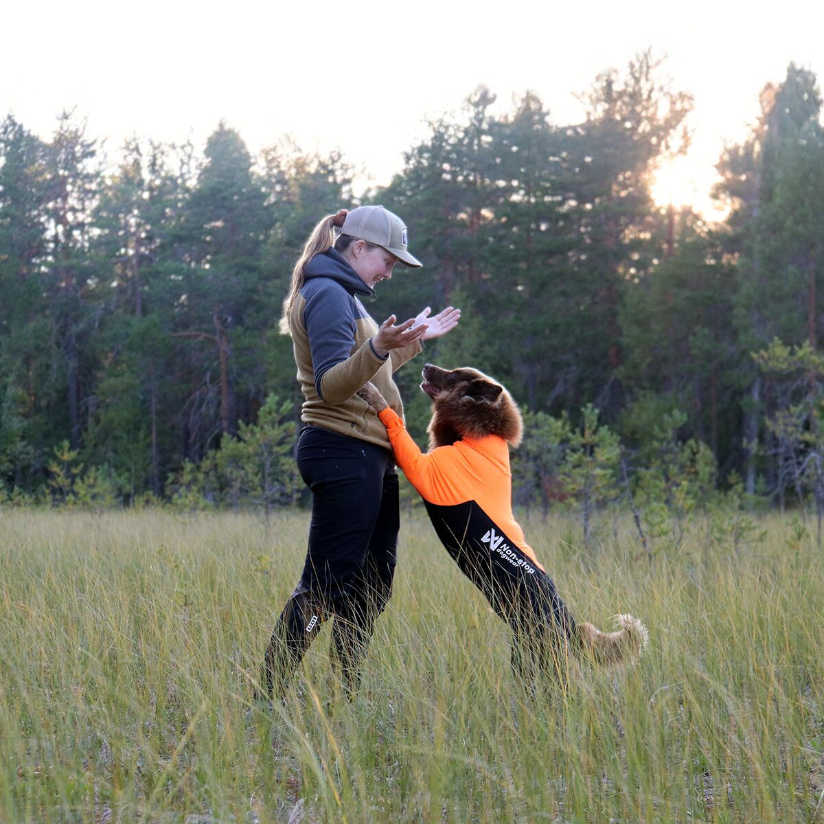 Non-stop dogwear Protector puku M oranssi/musta