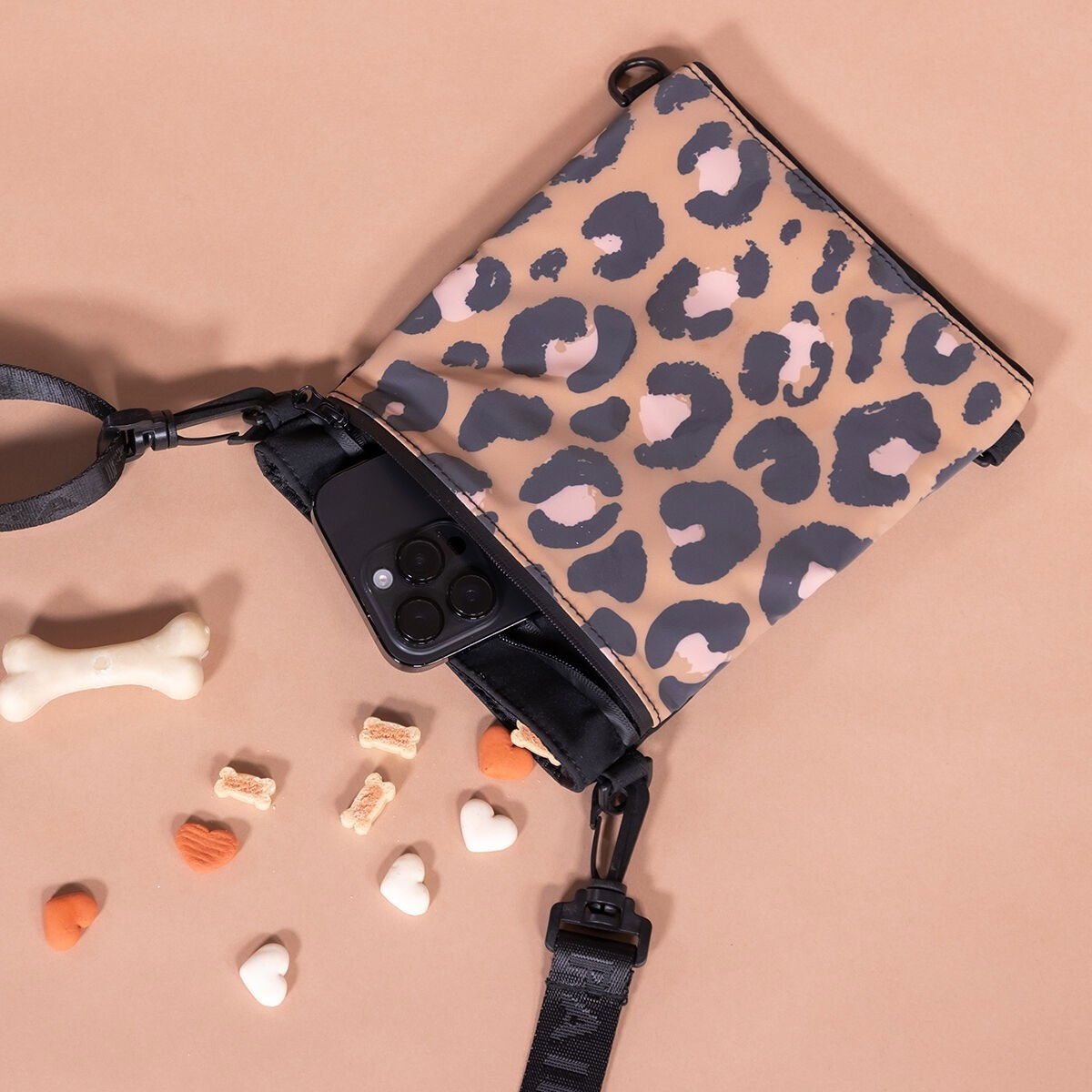 PAIKKA Visibility Treat Pouch, leo